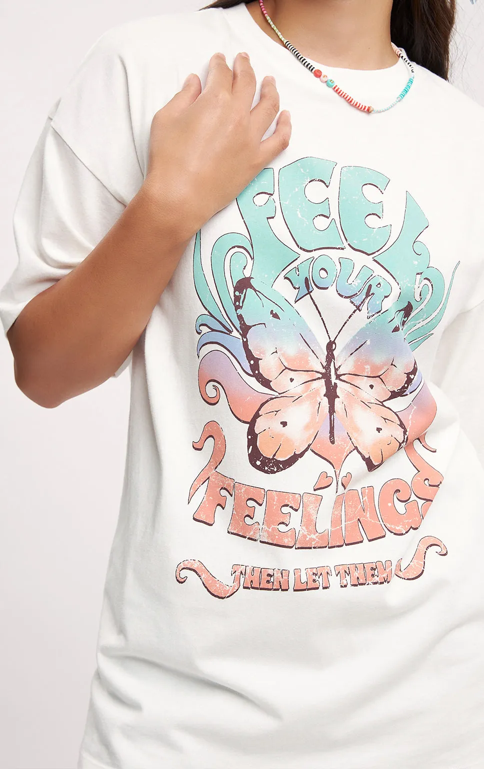 FEEL YOUR FEELINGS OVERSIZED FIT GRAPHIC TEE