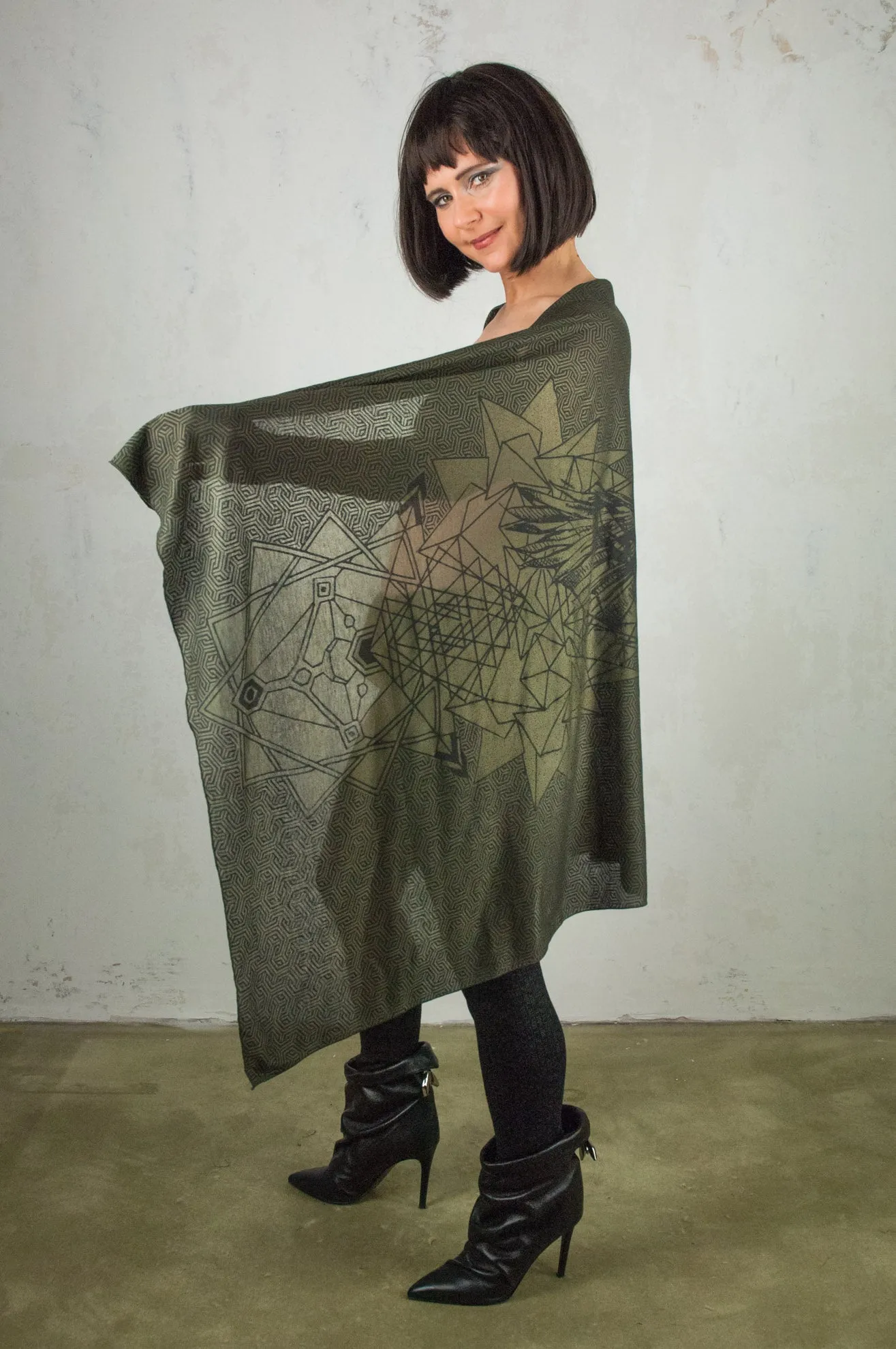 Safi Scarf Crow